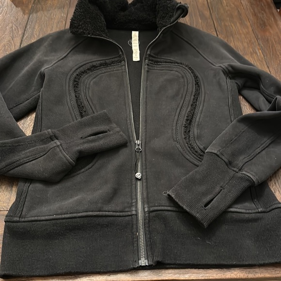 Lululemon Scuba. Black Size 8 - Picture 3 of 5